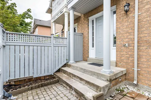 95 Yellow Brick Road, ON L6V 4K7