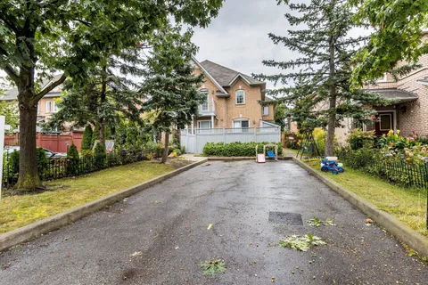 95 Yellow Brick Road, ON L6V 4K7