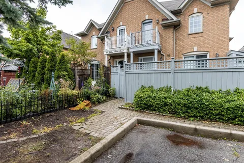 95 Yellow Brick Road, ON L6V 4K7