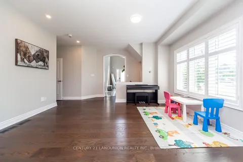 70 Prairie Creek Crescent, ON L6Y 6C9