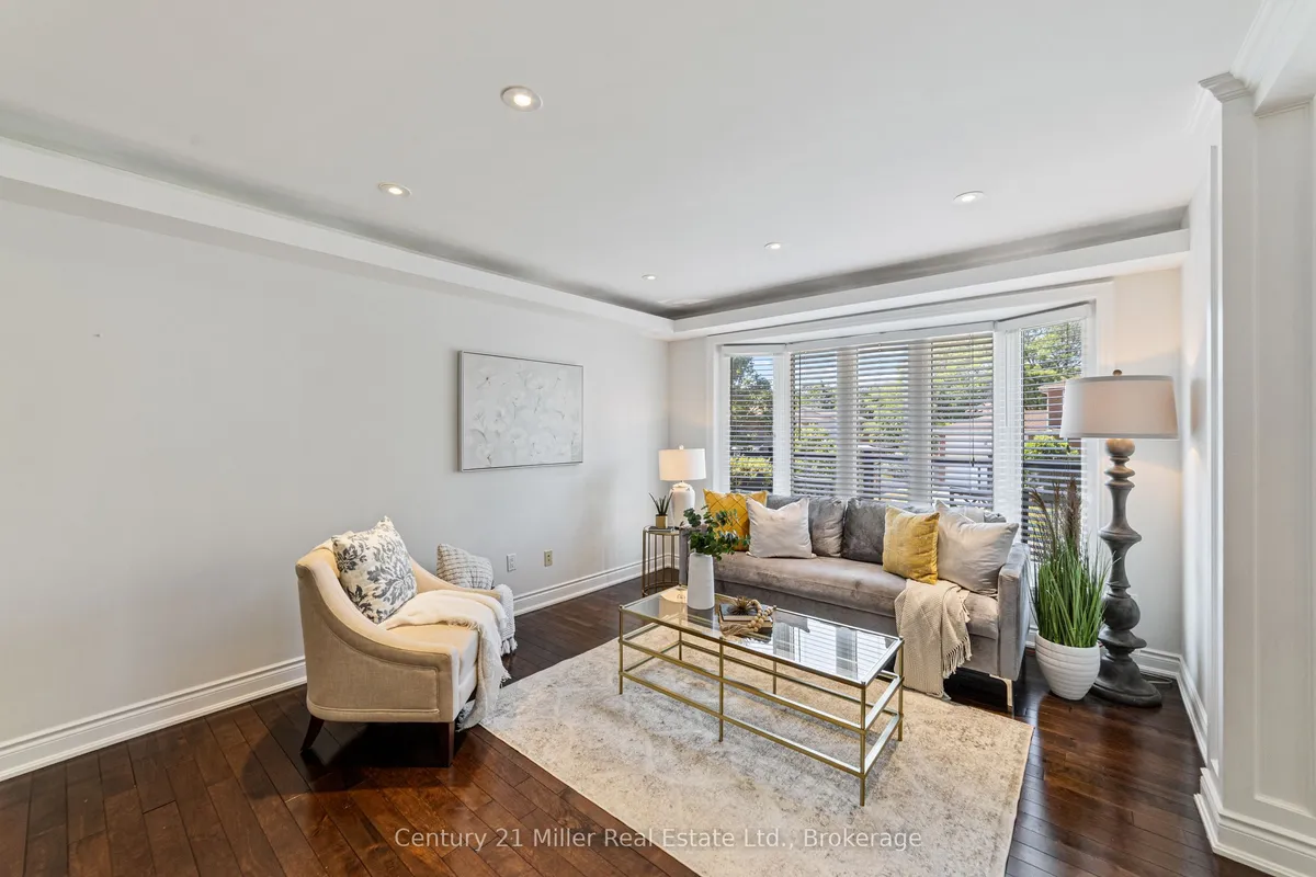 1363 Harmsworth Square, ON L6H 3E7