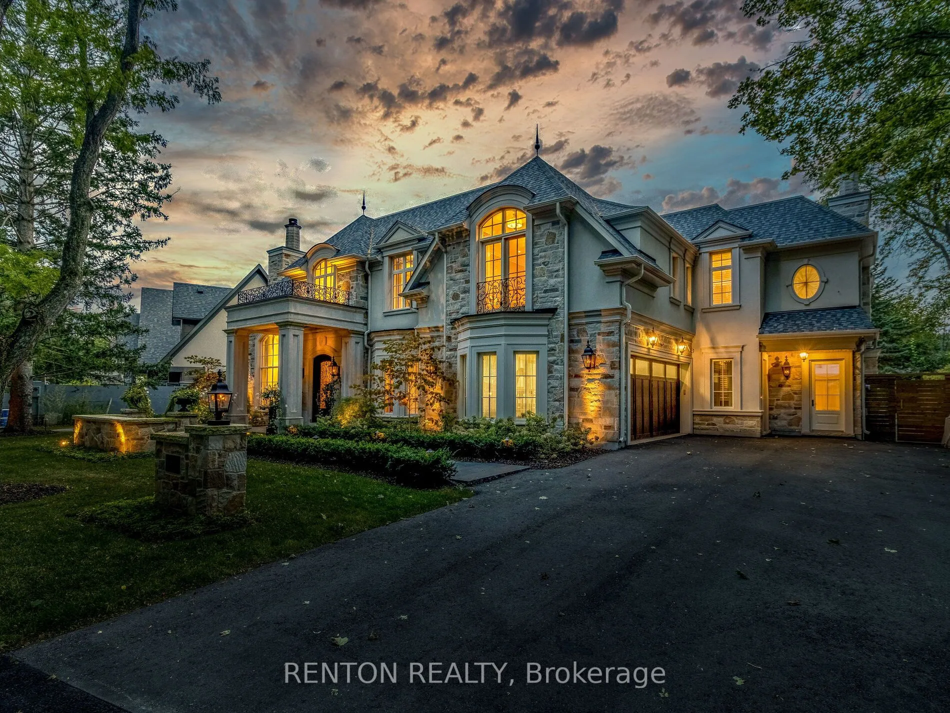 1491 Watersedge Road, ON L5J 1A5