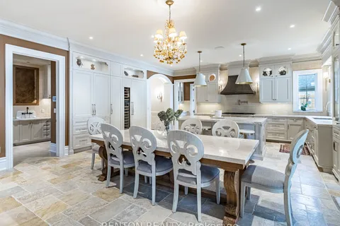 1491 Watersedge Road, ON L5J 1A5