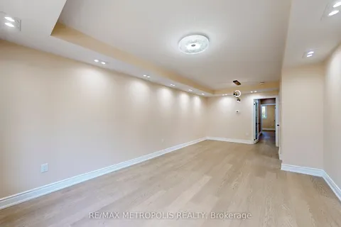 7087 Landen Court, ON L4T 2H9