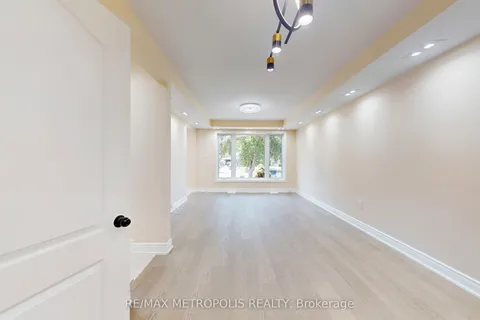 7087 Landen Court, ON L4T 2H9