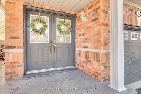 67 Roundstone Drive, ON L6X 0K4