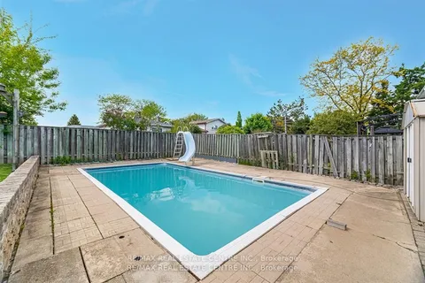 583 Moorelands Crescent, ON L9T 4B3