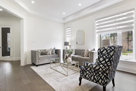 135 Mill Street, ON L6Y 1T4