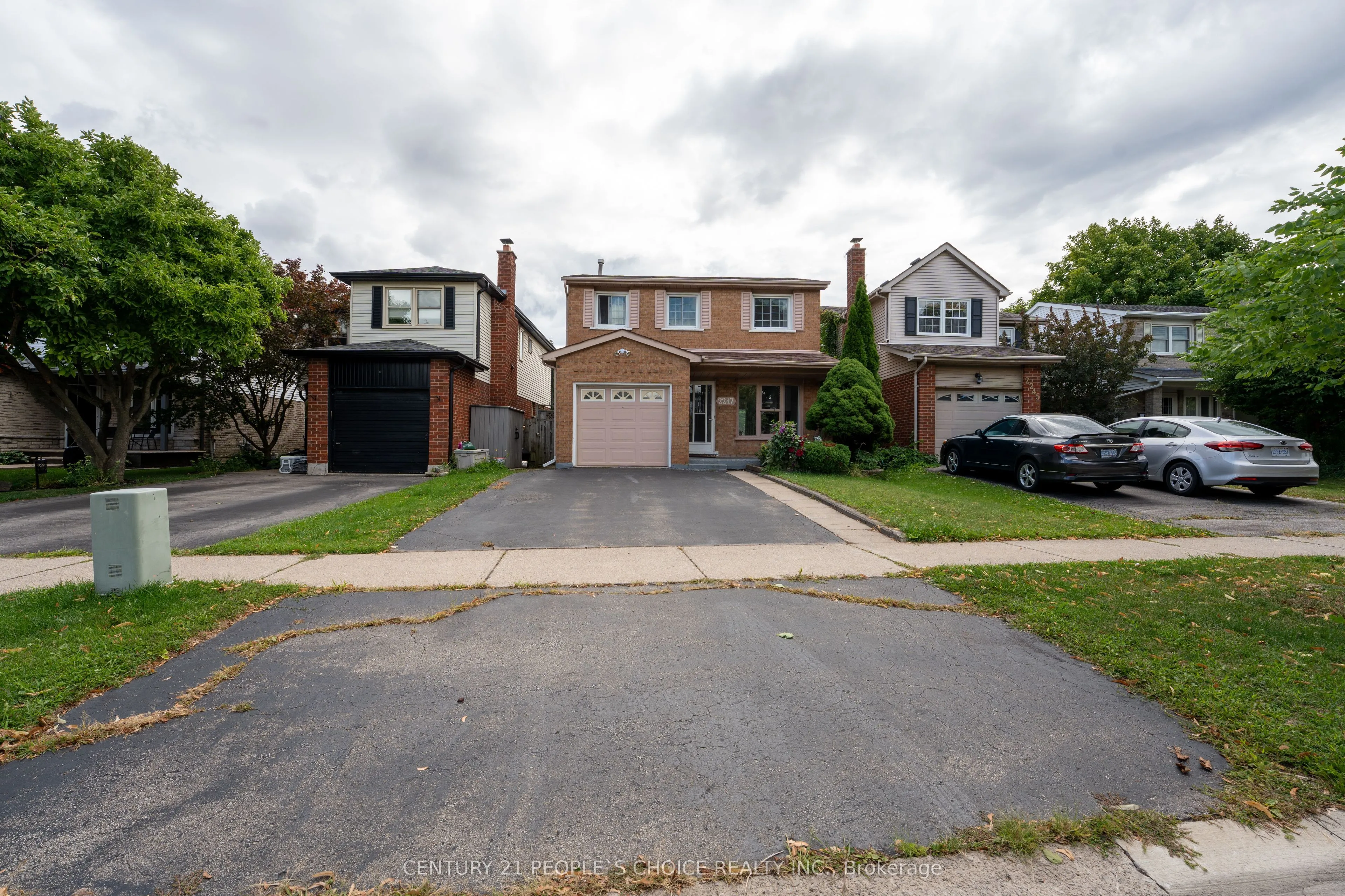 2247 Silverbirch Court, ON L7M 3H4