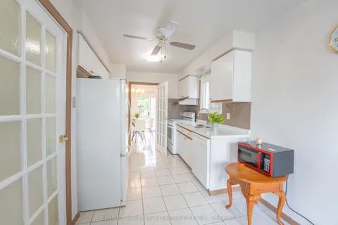 2247 Silverbirch Court, ON L7M 3H4