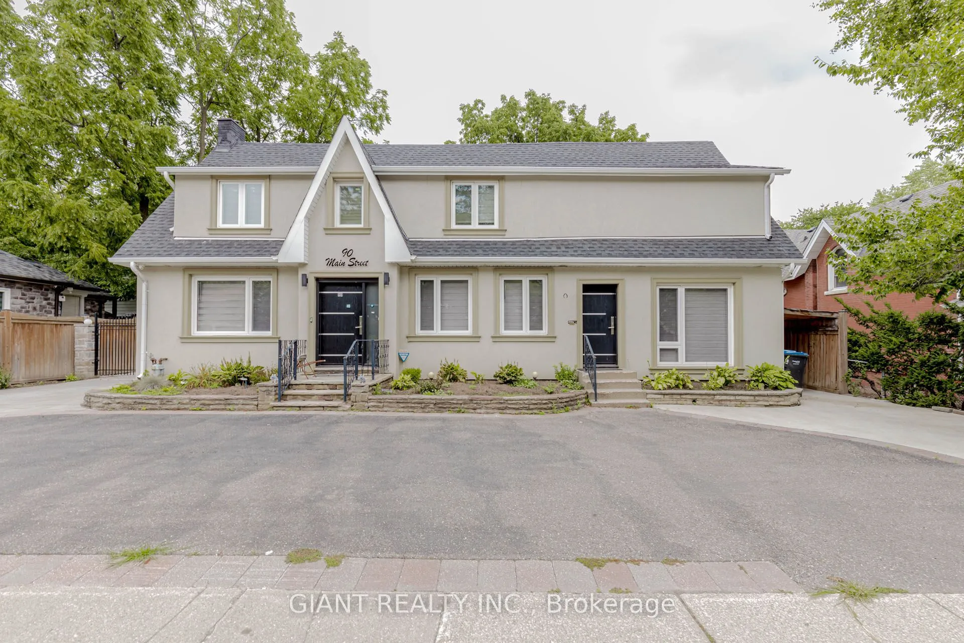 90 Main Street, ON L6W 2C7