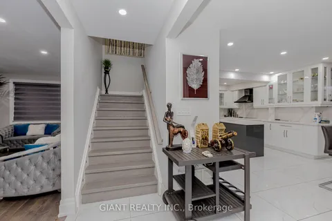 90 Main Street, ON L6W 2C7