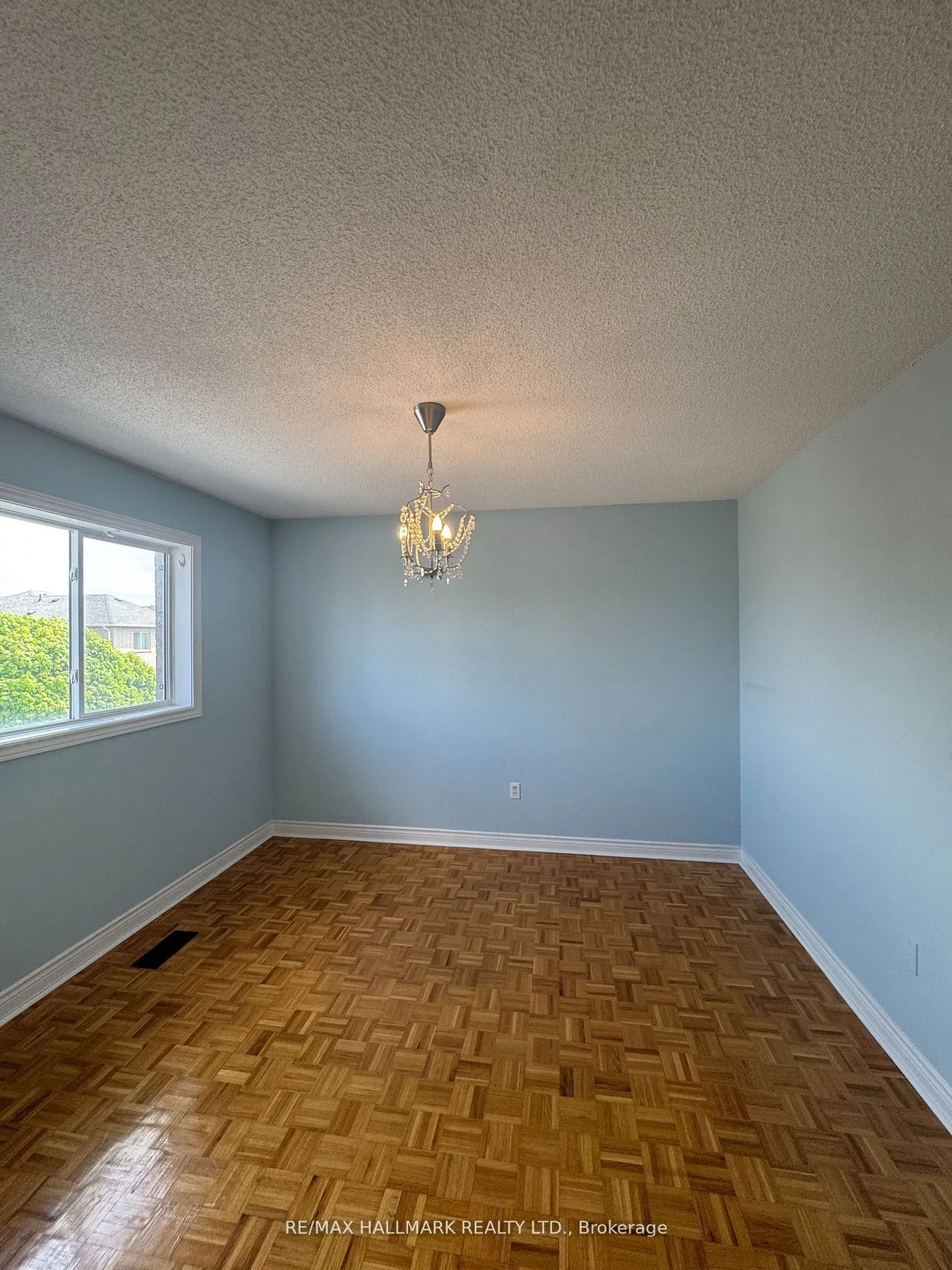 203 Landsbridge Street, ON L7E 2J6