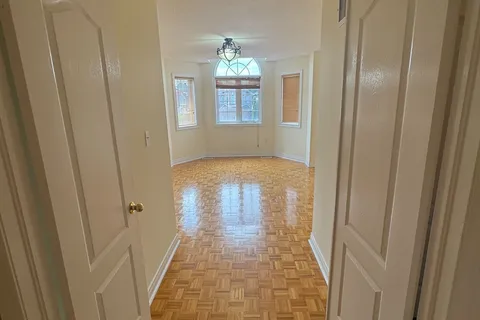 203 Landsbridge Street, ON L7E 2J6