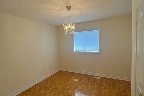 203 Landsbridge Street, ON L7E 2J6