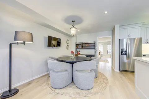 215 ROXTON Road, ON L6H 6M9