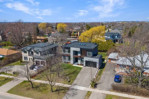 1325 Rebecca Street, ON L6L 1Z3