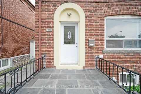 2055 Eglinton Avenue, ON M6E 2K4