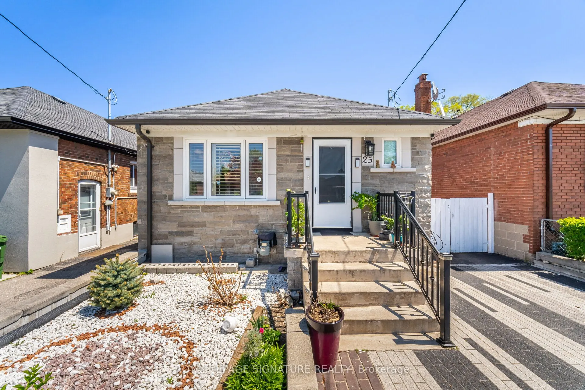 25 Handel Street, ON M6N 4G2