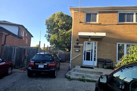 7585 Wrenwood Crescent, ON L4T 2V8