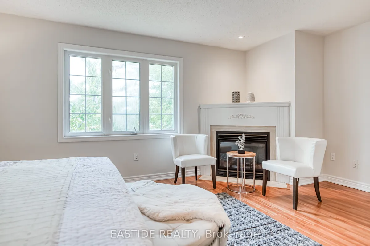 2422 Hertfordshire Way, ON L6H 7M5