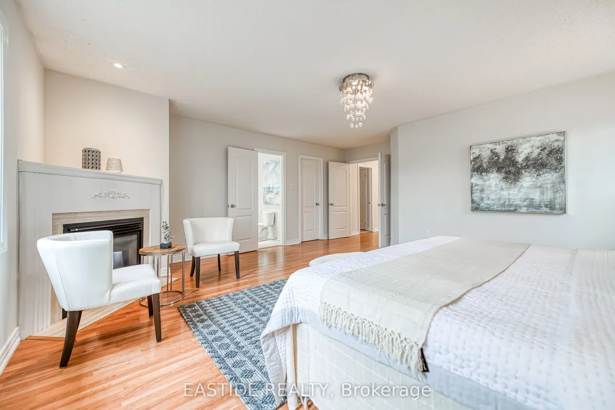 2422 Hertfordshire Way, ON L6H 7M5