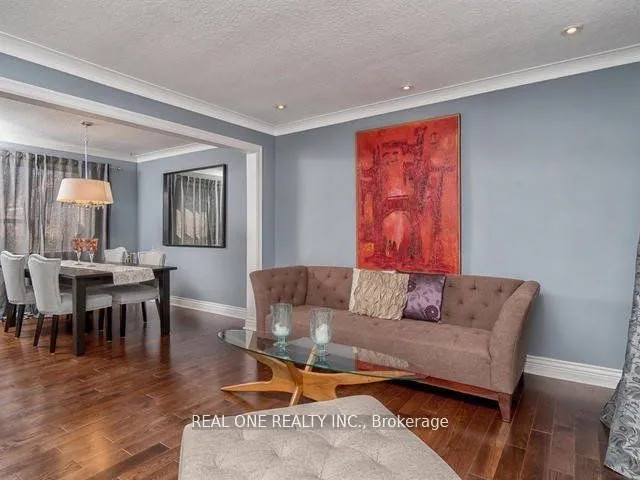 34 Vassar Drive, ON M9B 5G1