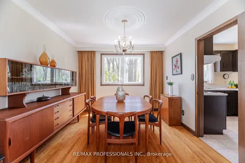 9 Wingrove Hill, ON M9B 2C3