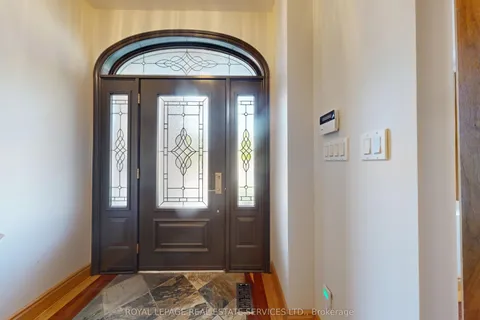 105 Botfield Avenue, ON M9B 4E6