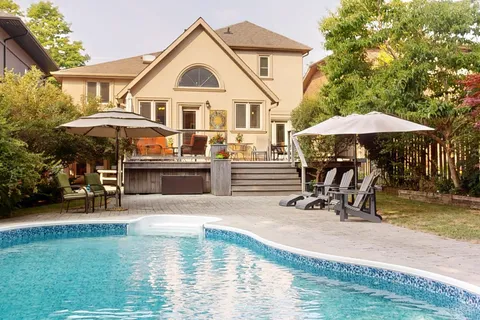 105 Botfield Avenue, ON M9B 4E6