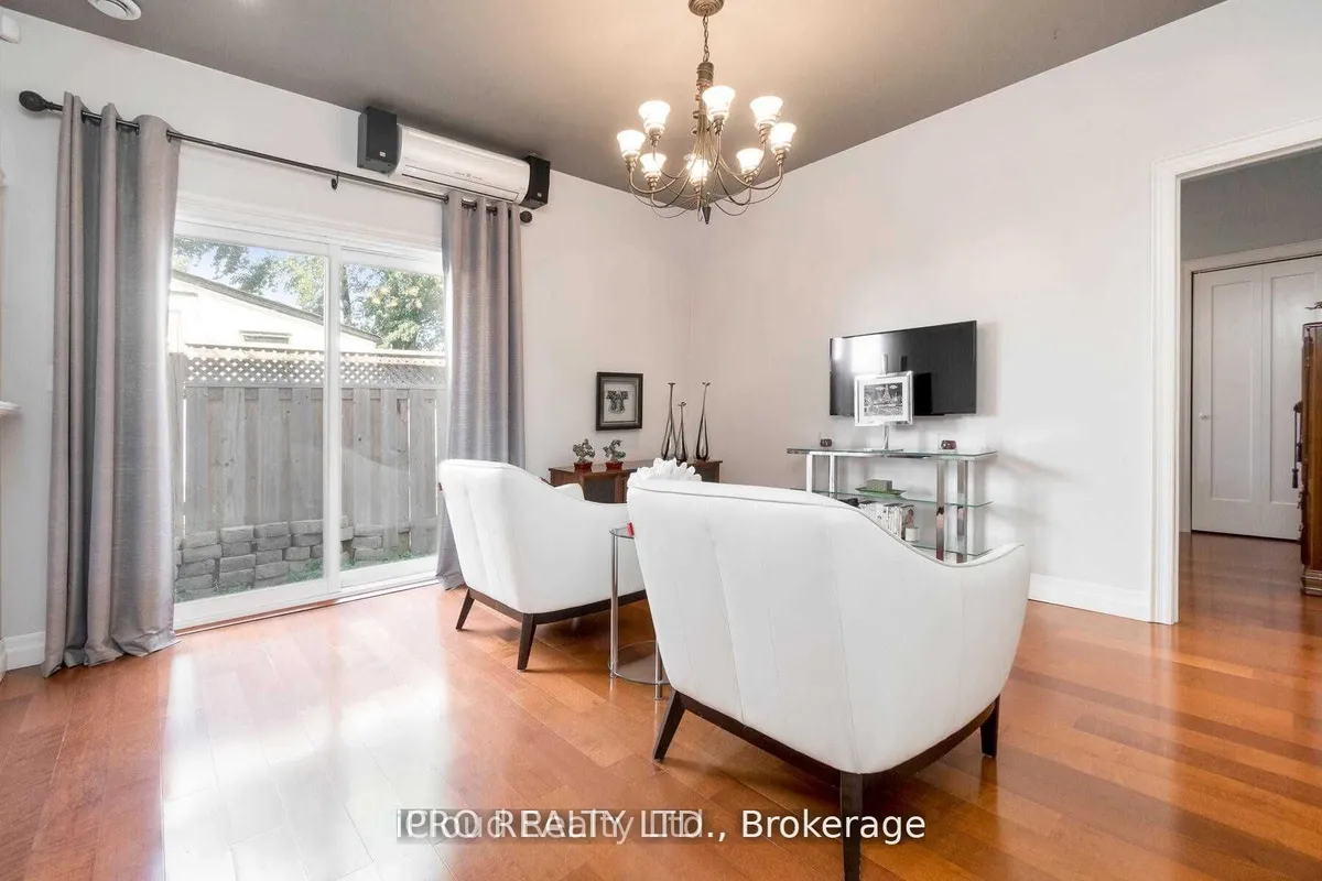 18 Sunset Boulevard, ON L6X 1W8