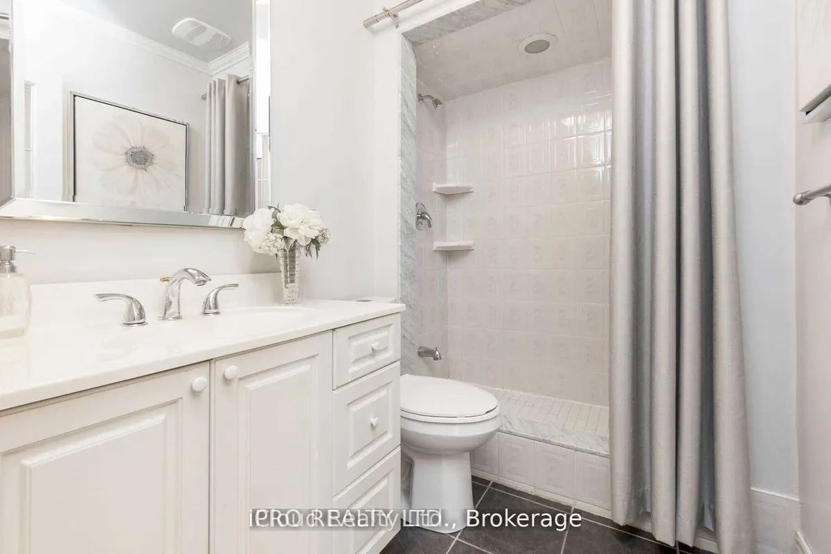 18 Sunset Boulevard, ON L6X 1W8