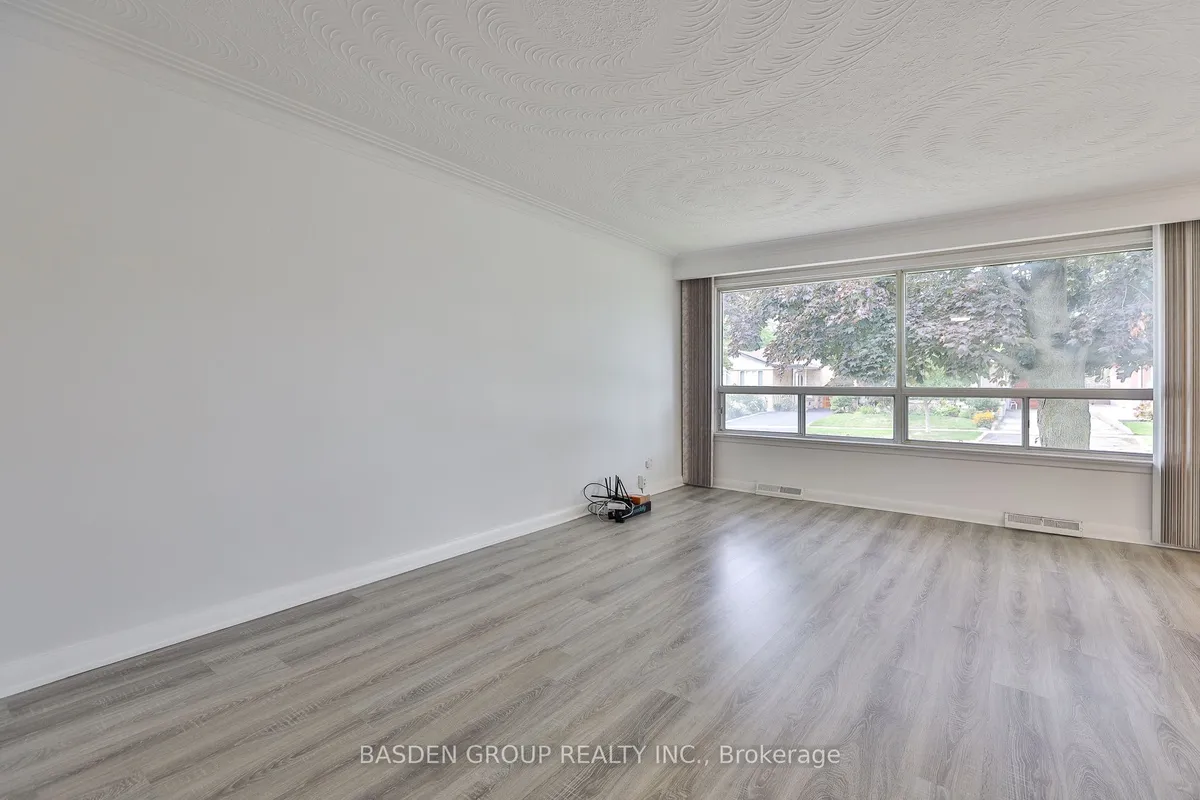 42 Bridgenorth Crescent, ON M9V 2M3