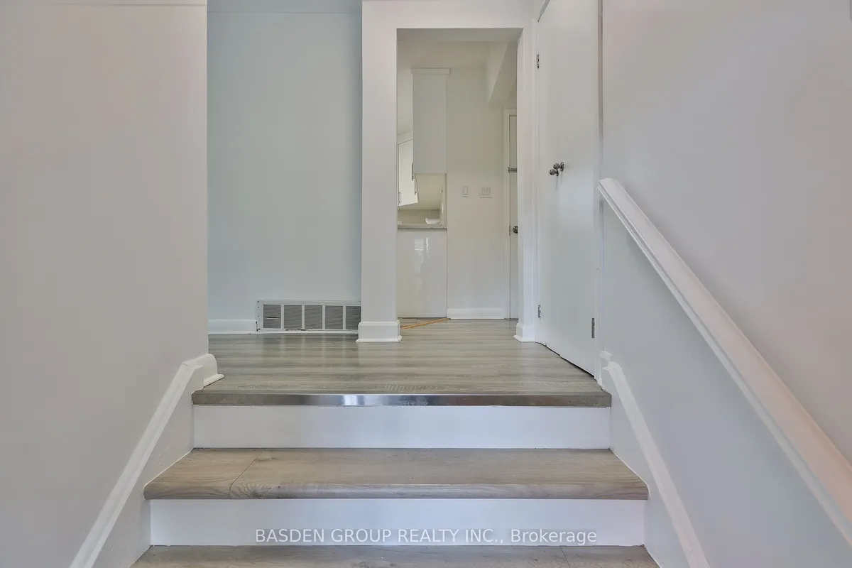 42 Bridgenorth Crescent, ON M9V 2M3