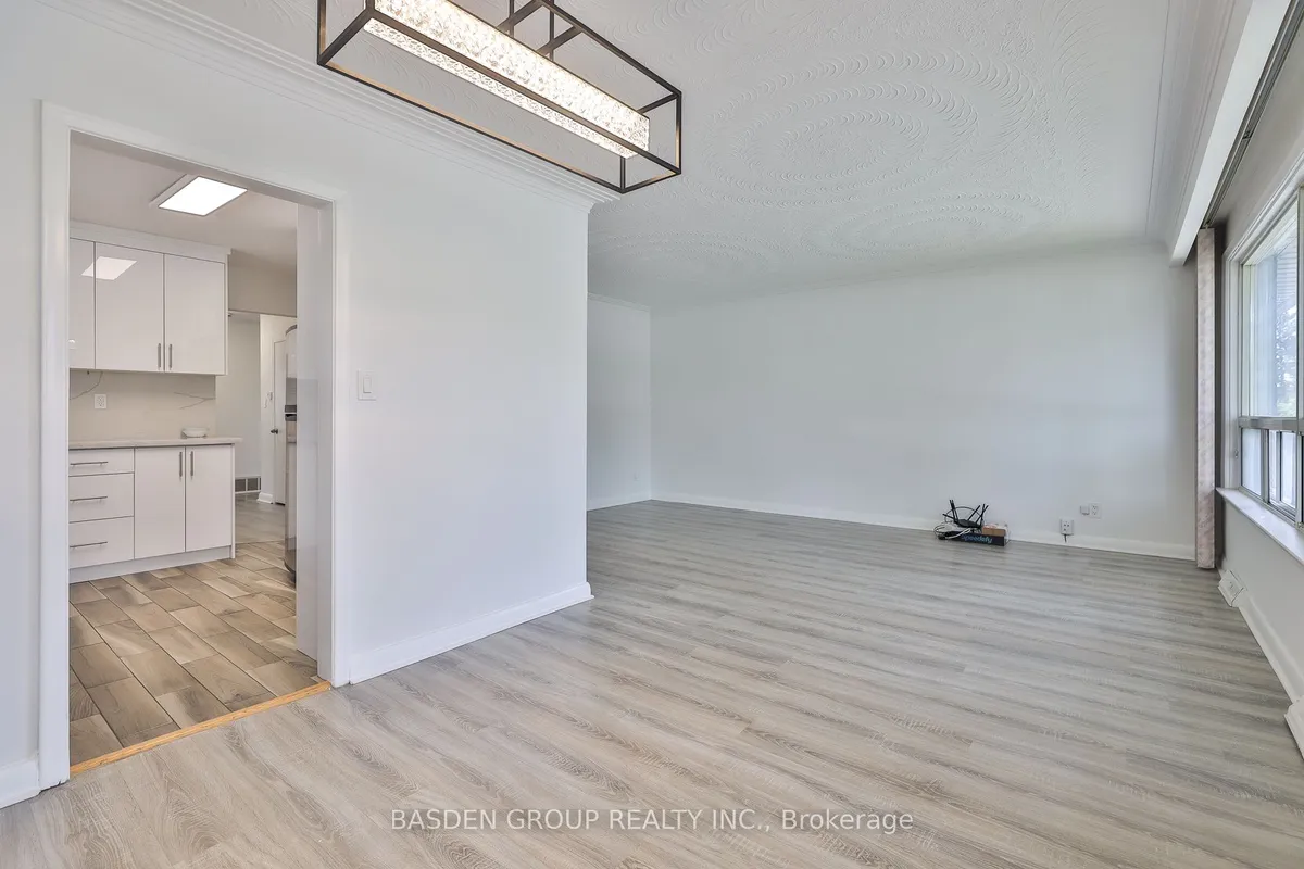 42 Bridgenorth Crescent, ON M9V 2M3