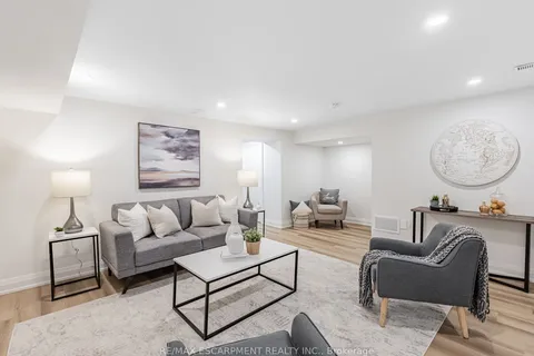 2212 Urwin Crescent, ON L6L 2T2