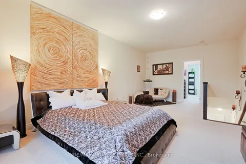 825A Oxford Street, ON M8Y 1E6