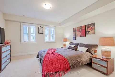 825A Oxford Street, ON M8Y 1E6