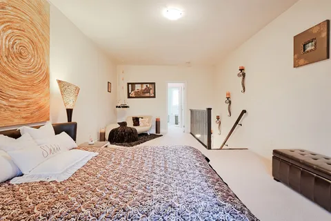 825A Oxford Street, ON M8Y 1E6