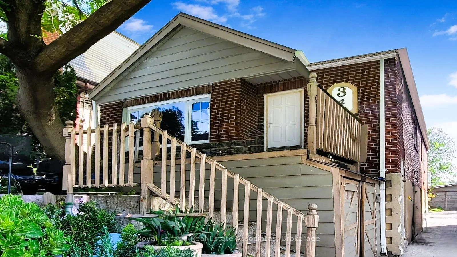 343 Kane Avenue, ON M6M 3N9