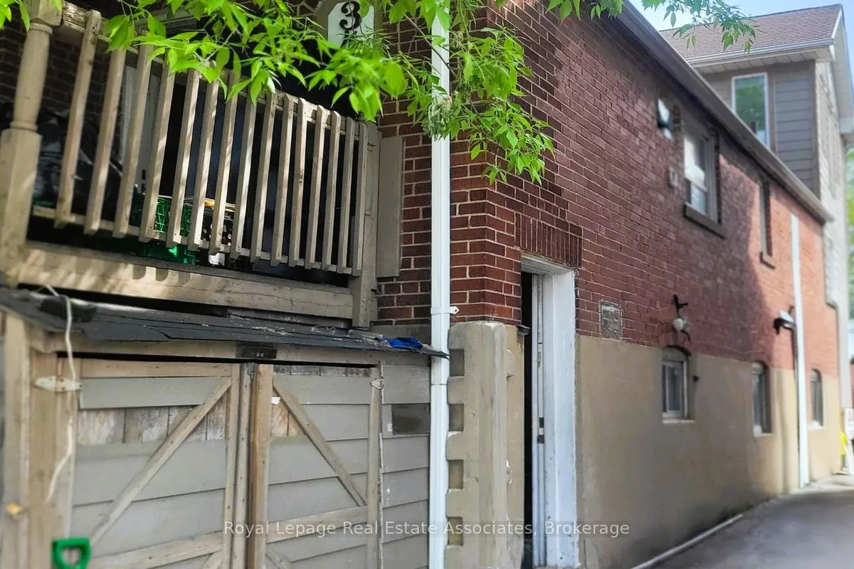 343 Kane Avenue, ON M6M 3N9