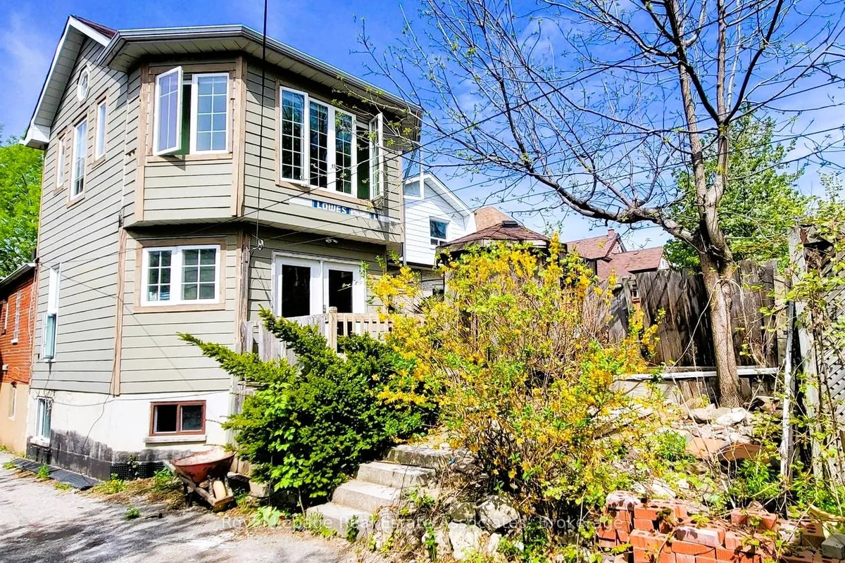 343 Kane Avenue, ON M6M 3N9