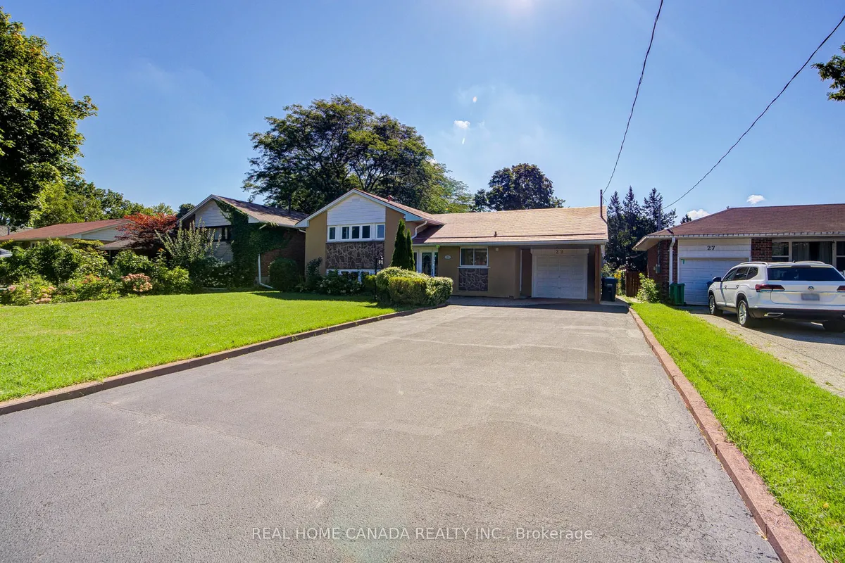 29 Ellesboro Drive, ON L5N 1C3