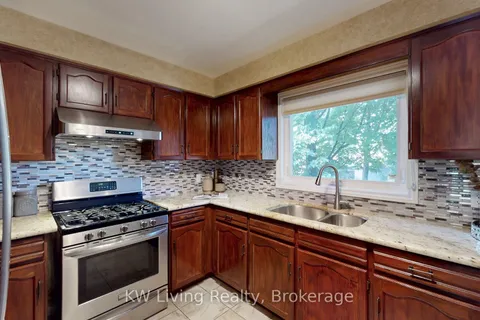 1997 Sandown Road, ON L5M 2Z5