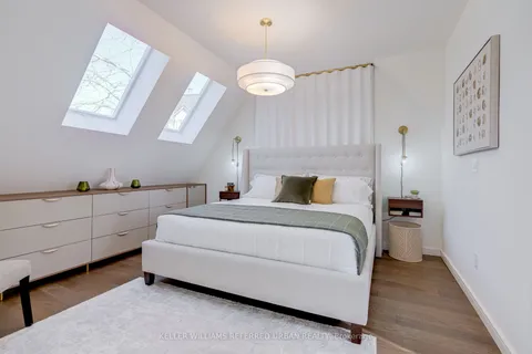 12 Wesley Avenue, ON L5H 2M5