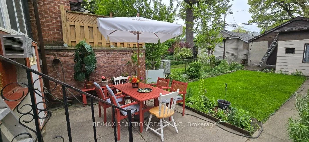 582 Runnymede Road, ON M6S 2Z7