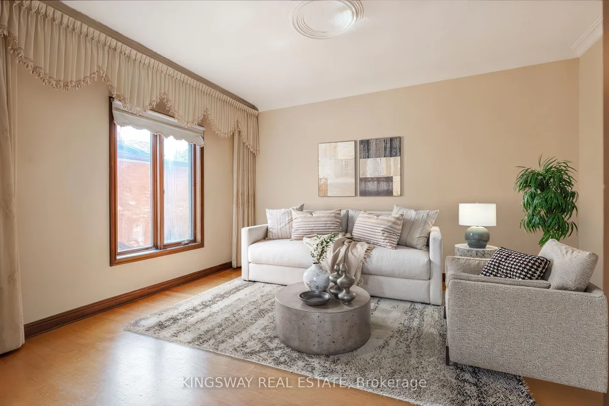 27 Mulholland Avenue, ON M6A 2S1