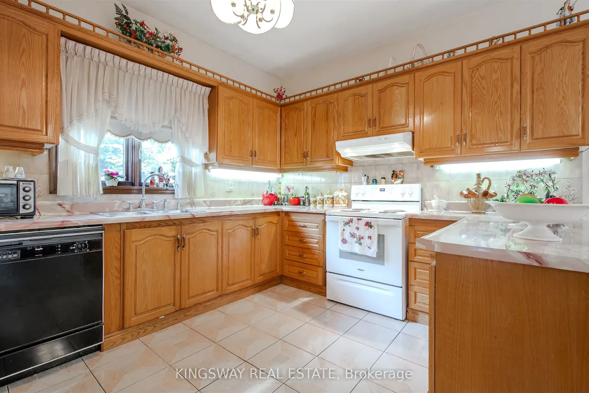 27 Mulholland Avenue, ON M6A 2S1