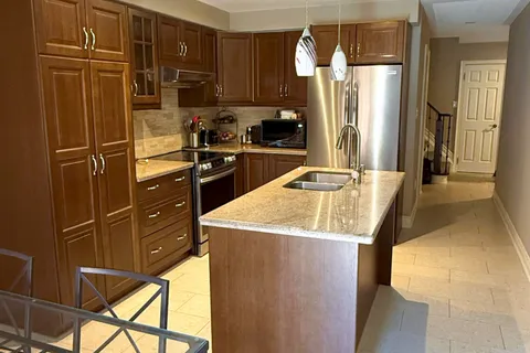 215 Queenslea Avenue, ON M9N 3X5