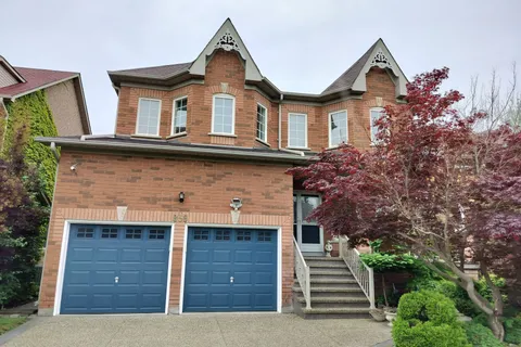 858 Silverthorn Mill Avenue, ON L5W 1B1